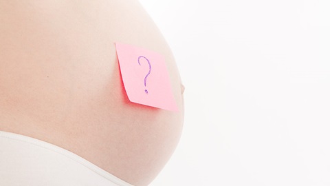 barriga de grávida à espera de nascimento de bebé